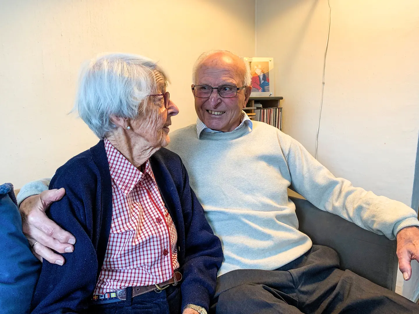 Marit og Erich Kuhle. Etter et langt samliv siden 1958, er de beviset på at gammel, ekte kjærlighet ikke ruster.