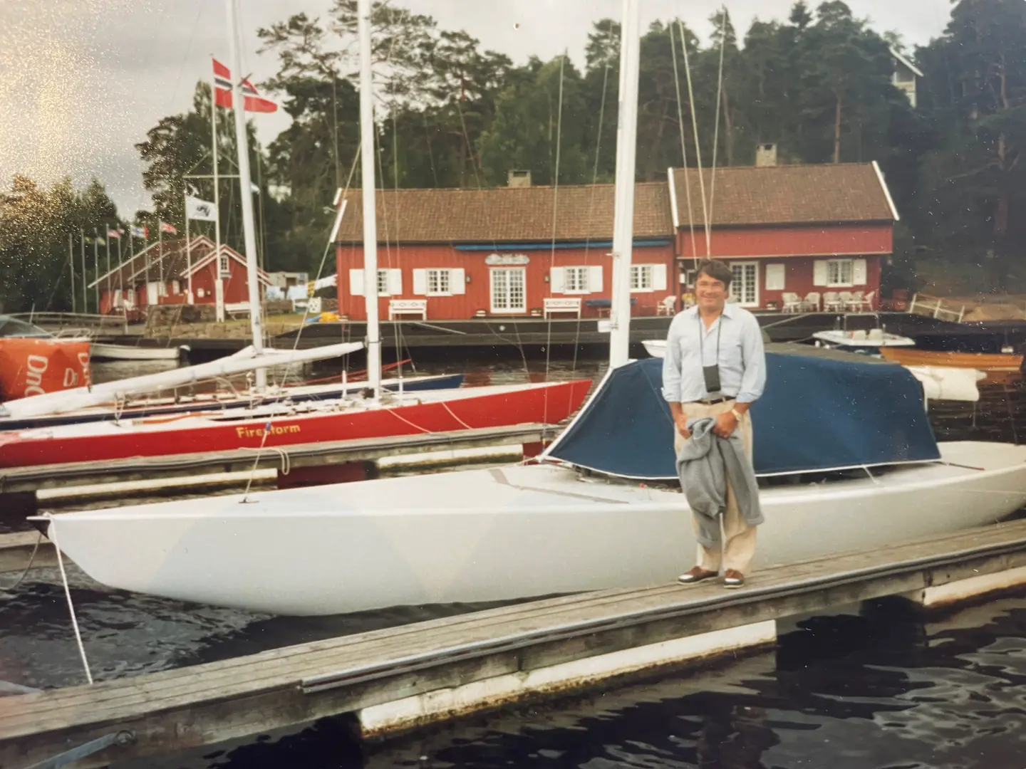 Ben Lexen på brygga på Hankø Yacht Club