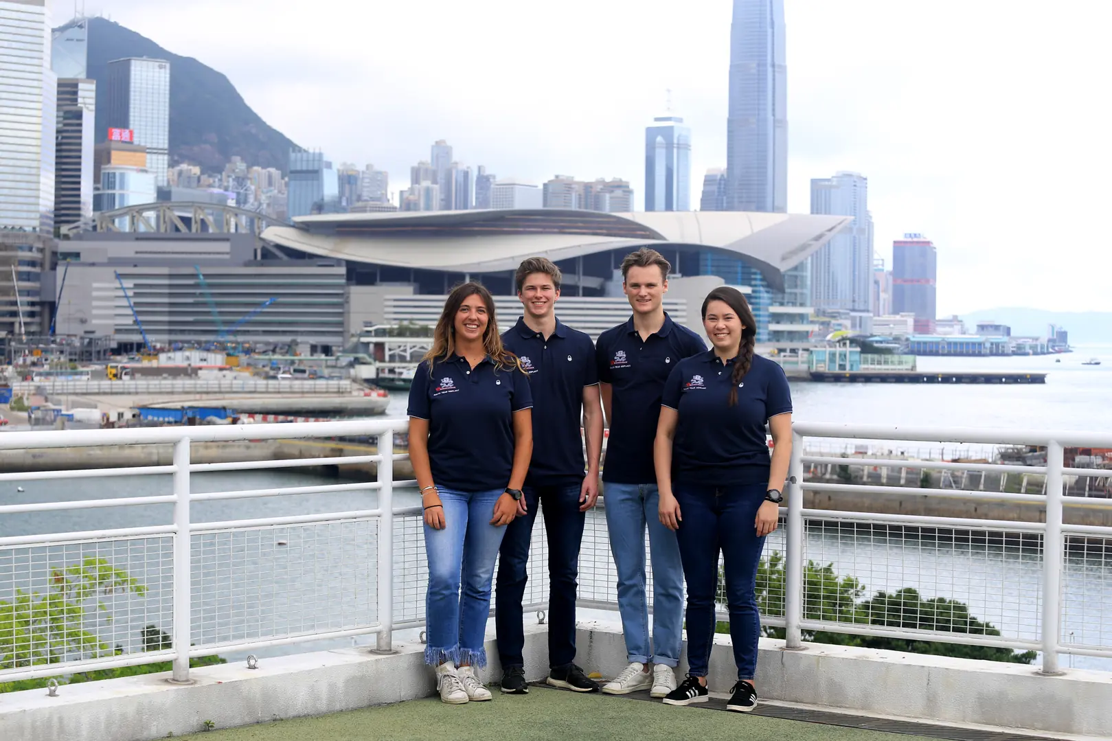 Fra venstre: Maria Cantero, Nicolai Jacobsen, Calum Gregor og Jackie Truhol (Aymeric Gillard var ikke til stede da bildet ble tatt). (Foto: RHKYC/Vivian Ngan)