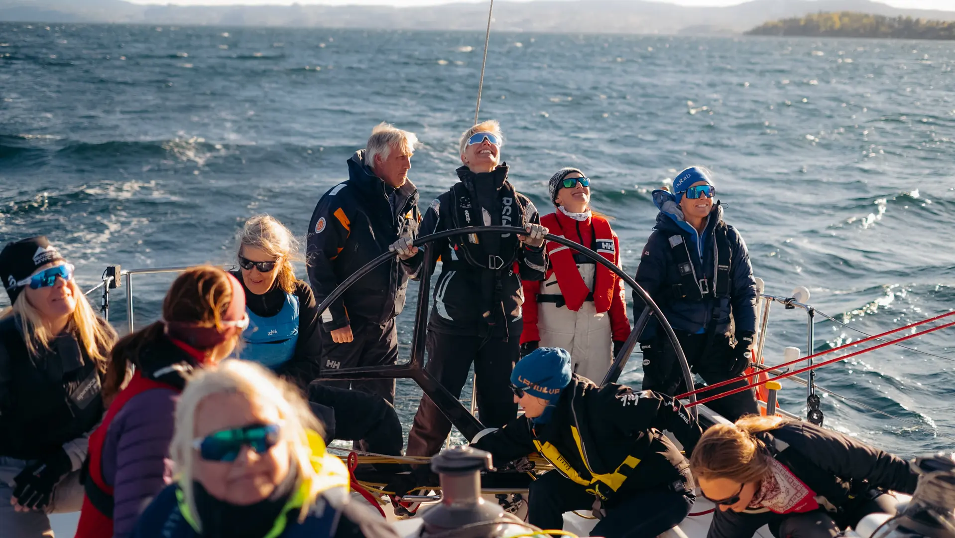 Fra venstre hjørne: Tonje E. Waaler, Iselin Caroline Kirkaune, Beate Haugen, Helena Rönnkvist, trener Espen, Kristin Nesheim, Gunnlaug Kuløy, Nina Bjerkely, Annelise Kullmann og Victoria Prøitz. (Foto: Kristine Marie Berg).