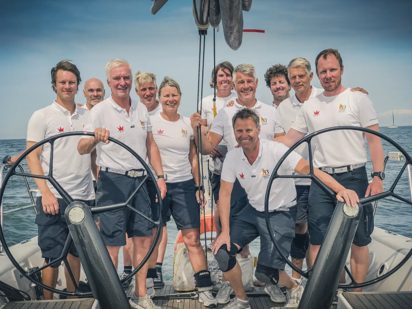 På gruppebilde ser du fra venstre: Lars Landmark, Petter Hagelund, Claus Landmark, Espen Guttormsen, Cathrine Andersen, Maren Magda Book, Vegard Guttormsen, Morten Christensen, Roger Nilson, Sverre Tangerud, Calle Andersen (foran på kne)