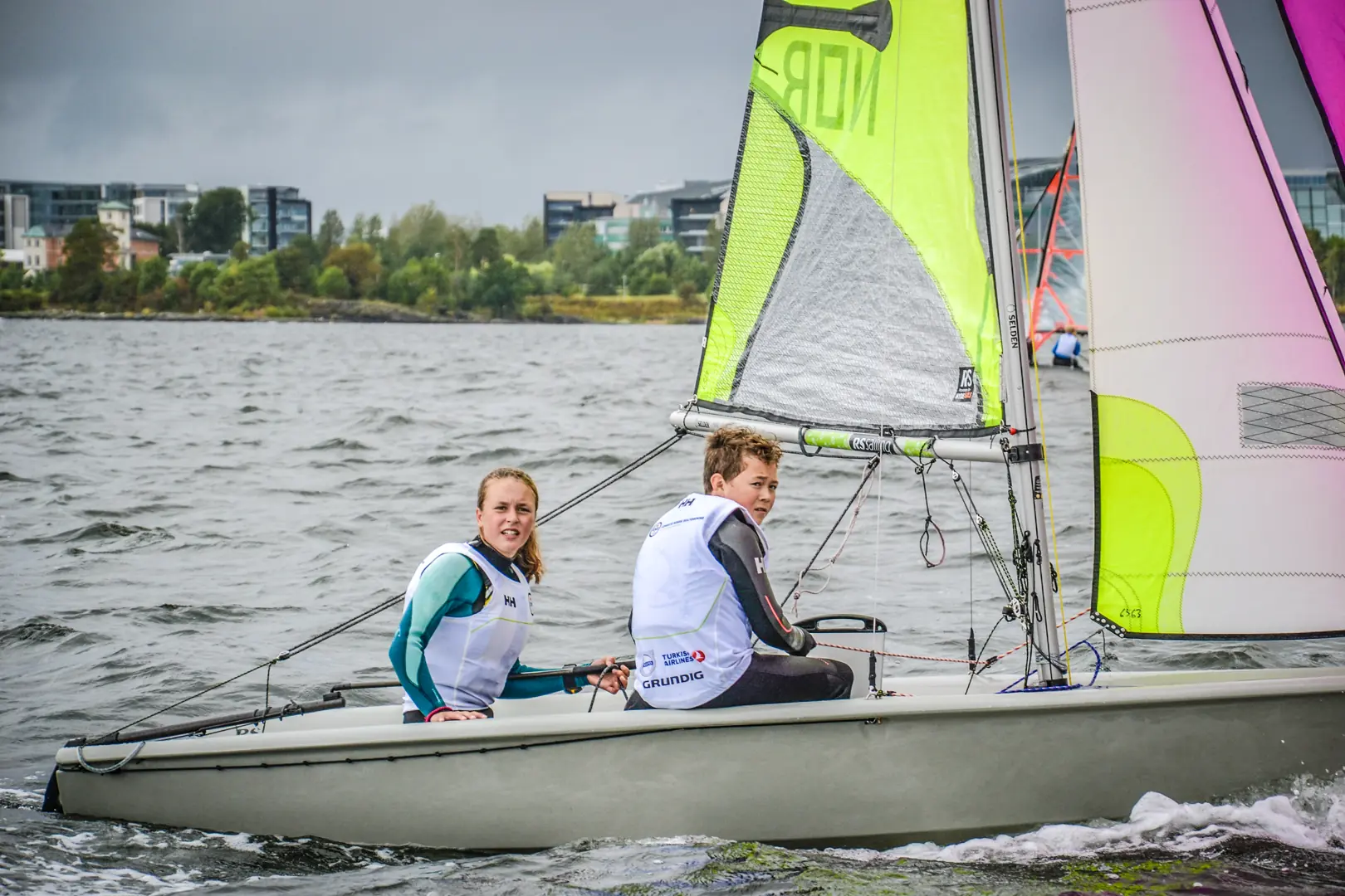 Marthea og Sen Harald i aksjon på vannet (Foto: Christian Ruscetta)
