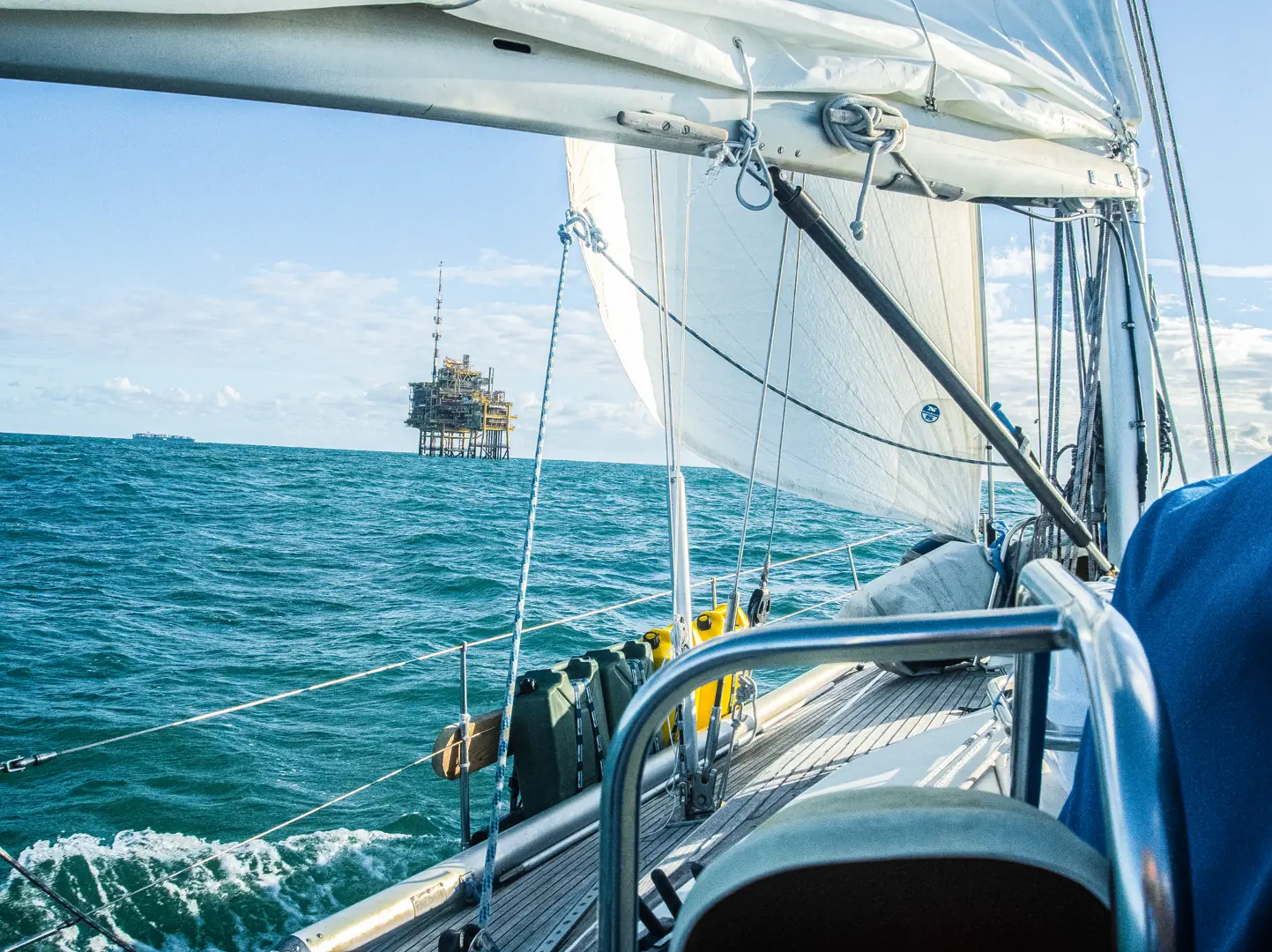 Nordsjøen: Hva er vel et sterkere symbol på at man er i Nordsjøen enn en oljeplattform?