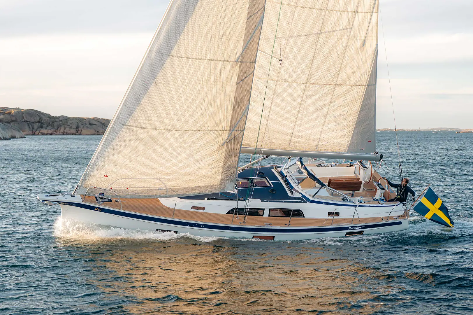 Hallberg-Rassy 370